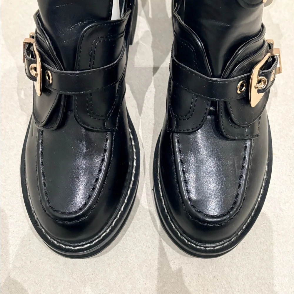 Stylish Black Buckle Ankle Boots - Picture 4 of 8